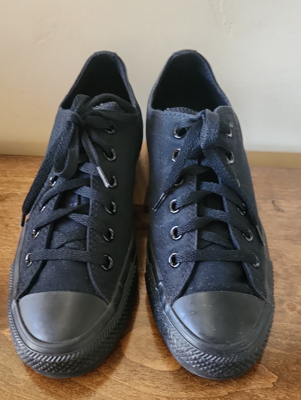 Converse Unisex Classic Black Canvas Low-Top Sneakers Women's Size 8.5